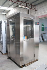 Prawe lewe drzwi obrotowe L Typ Cleanroom Air Shower Fotoelektryczny czujnik 25m / s
